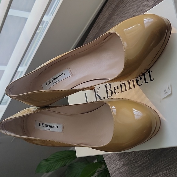 LK Bennett NWT "Sledge" pumps, tan, Patent Leather - Picture 7 of 12